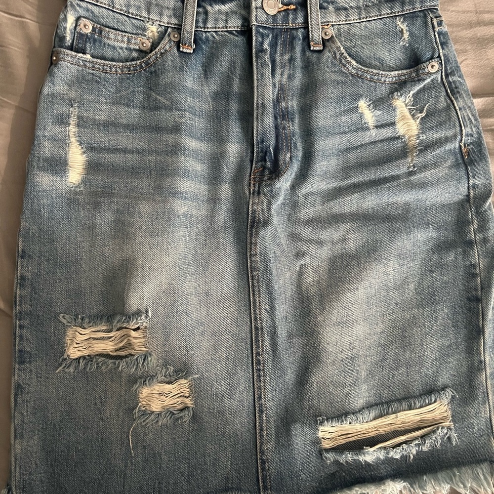 Gap distressed denim skirt